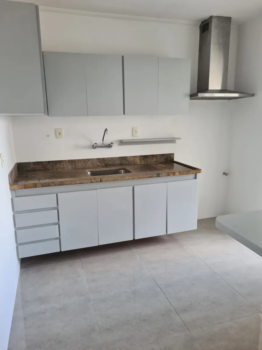 Cozinha ampla – apartamento de 140 m² no Maison Saint Paul, Vila Andrade