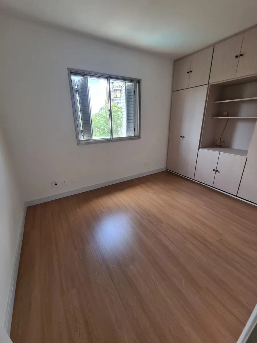 Dormitório com armários embutidos – apartamento de 140 m² no Maison Saint Paul, Vila Andrade